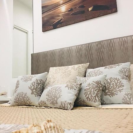 Accanto A Te - Charme Rooms В'єсте Екстер'єр фото