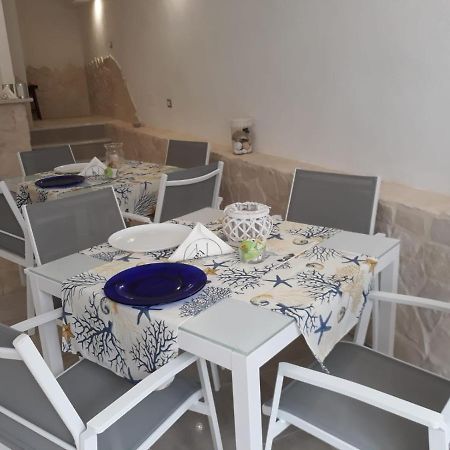Accanto A Te - Charme Rooms В'єсте Екстер'єр фото