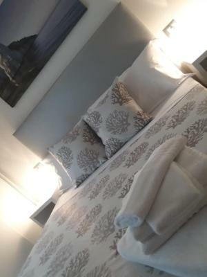 Accanto A Te - Charme Rooms В'єсте Екстер'єр фото