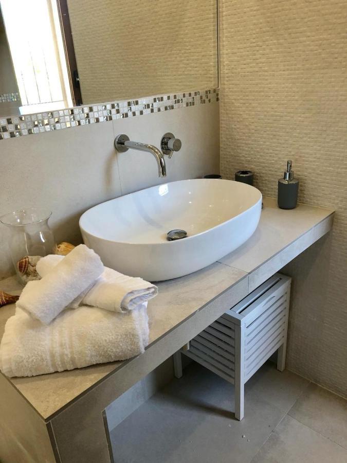 Accanto A Te - Charme Rooms В'єсте Екстер'єр фото