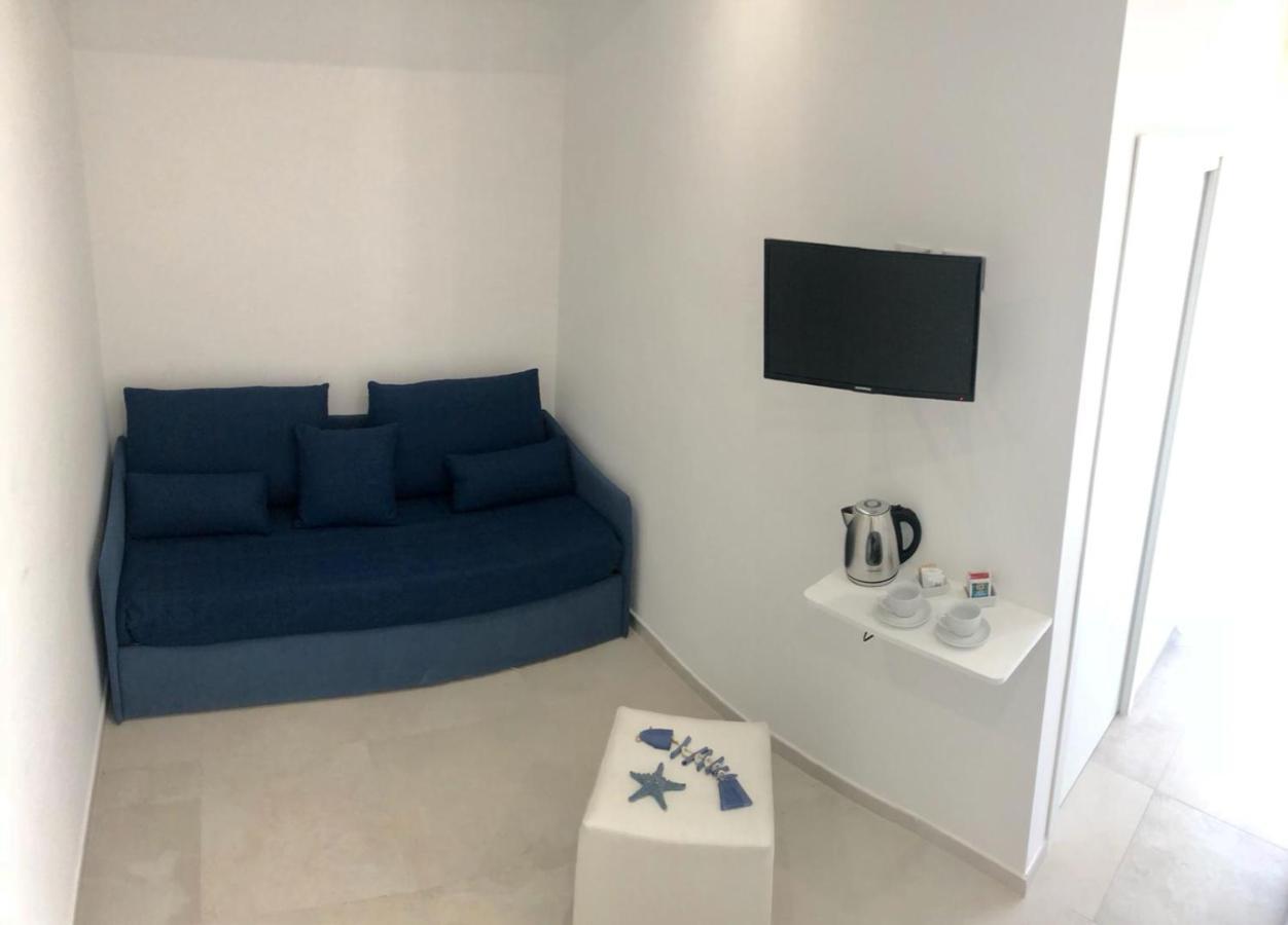 Accanto A Te - Charme Rooms В'єсте Екстер'єр фото