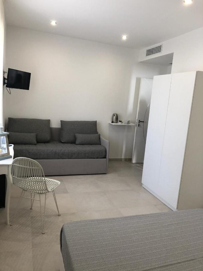 Accanto A Te - Charme Rooms В'єсте Екстер'єр фото