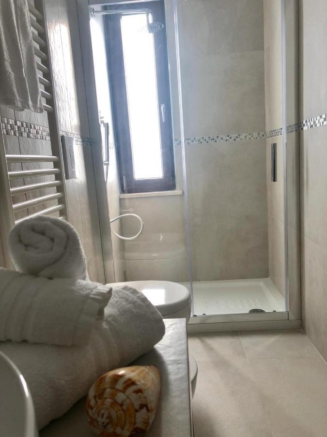 Accanto A Te - Charme Rooms В'єсте Екстер'єр фото