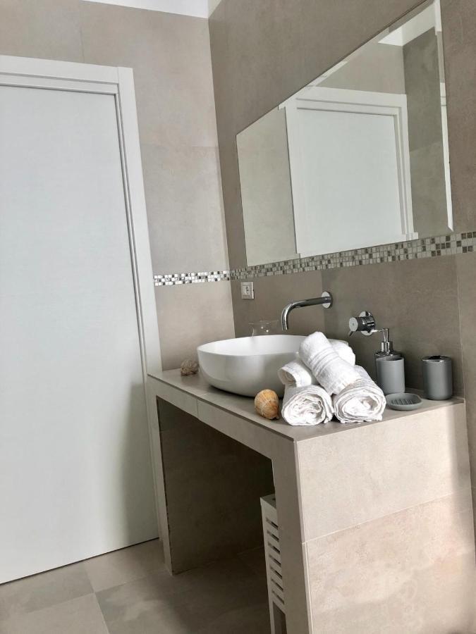 Accanto A Te - Charme Rooms В'єсте Екстер'єр фото