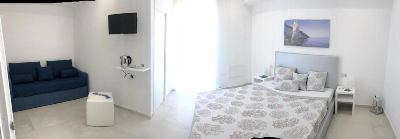 Accanto A Te - Charme Rooms В'єсте Екстер'єр фото