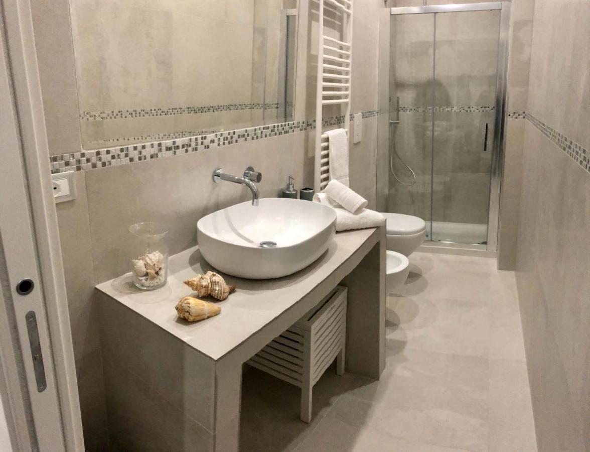 Accanto A Te - Charme Rooms В'єсте Екстер'єр фото