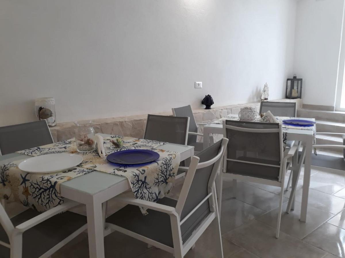 Accanto A Te - Charme Rooms В'єсте Екстер'єр фото