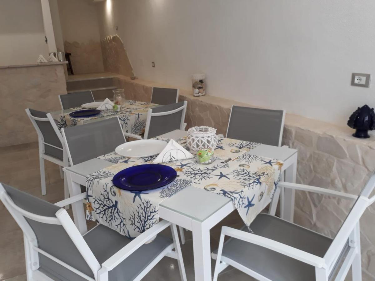 Accanto A Te - Charme Rooms В'єсте Екстер'єр фото